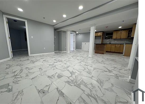 1st image of 11 Brenton St #B