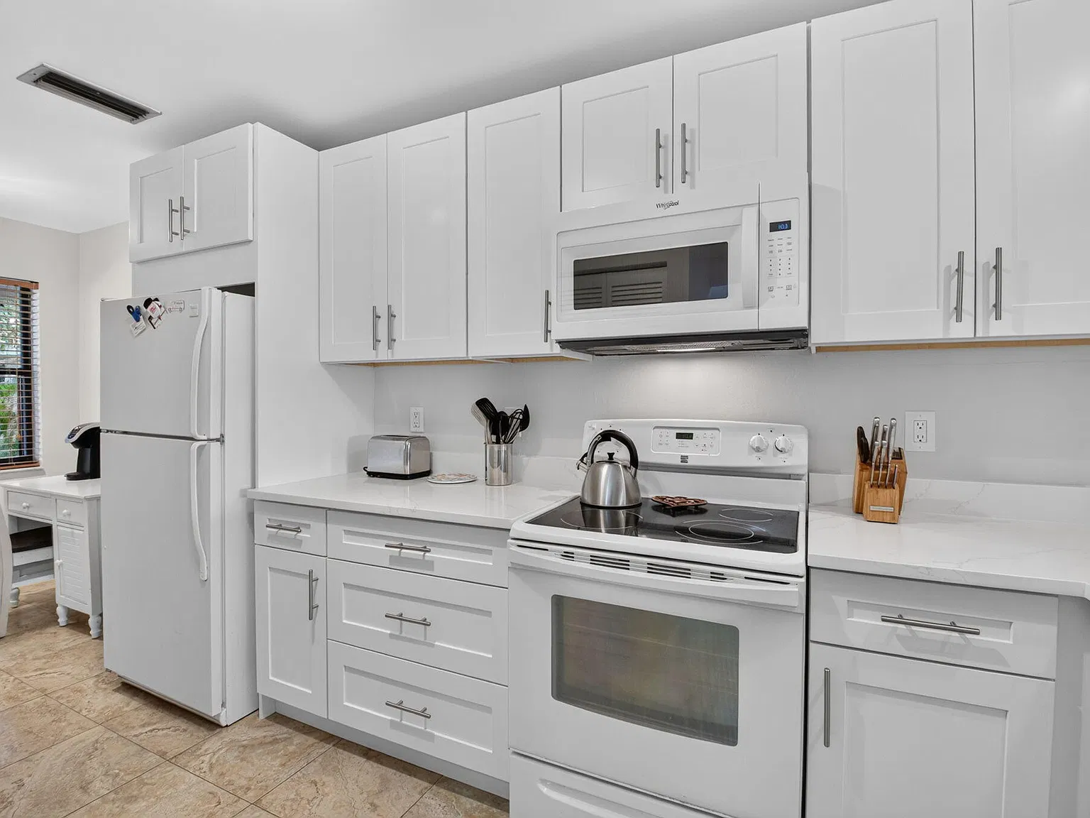 2 bed, 2.0 bath, 1348 sqft, $3,250 — Photo 4