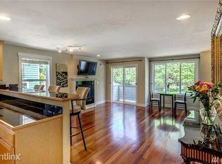 1017 N 50th St APT C, Seattle, WA 98103