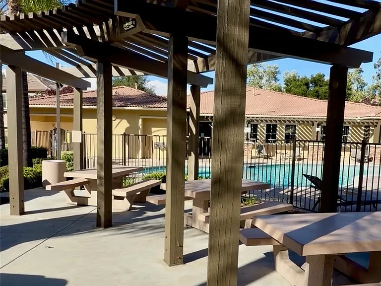 30505 Canyon Hills Dr — Photo 28