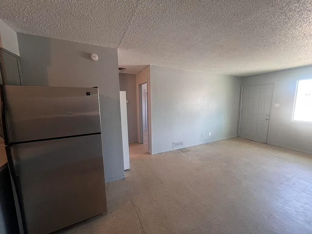 2 bed, 1.0 bath, 780 sqft, $999 — Photo 4