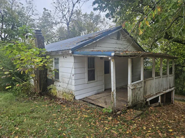 17882 3rd Street, Eminence, MO 65466