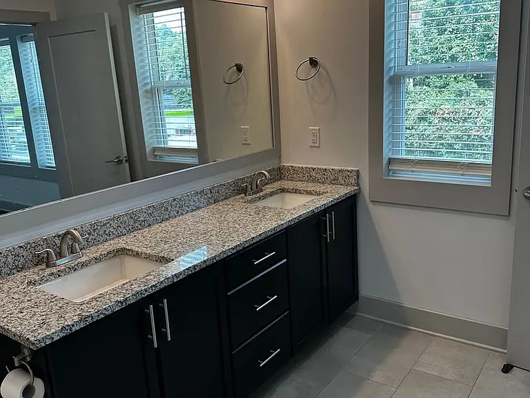 Heritage East Apartments — Photo 27