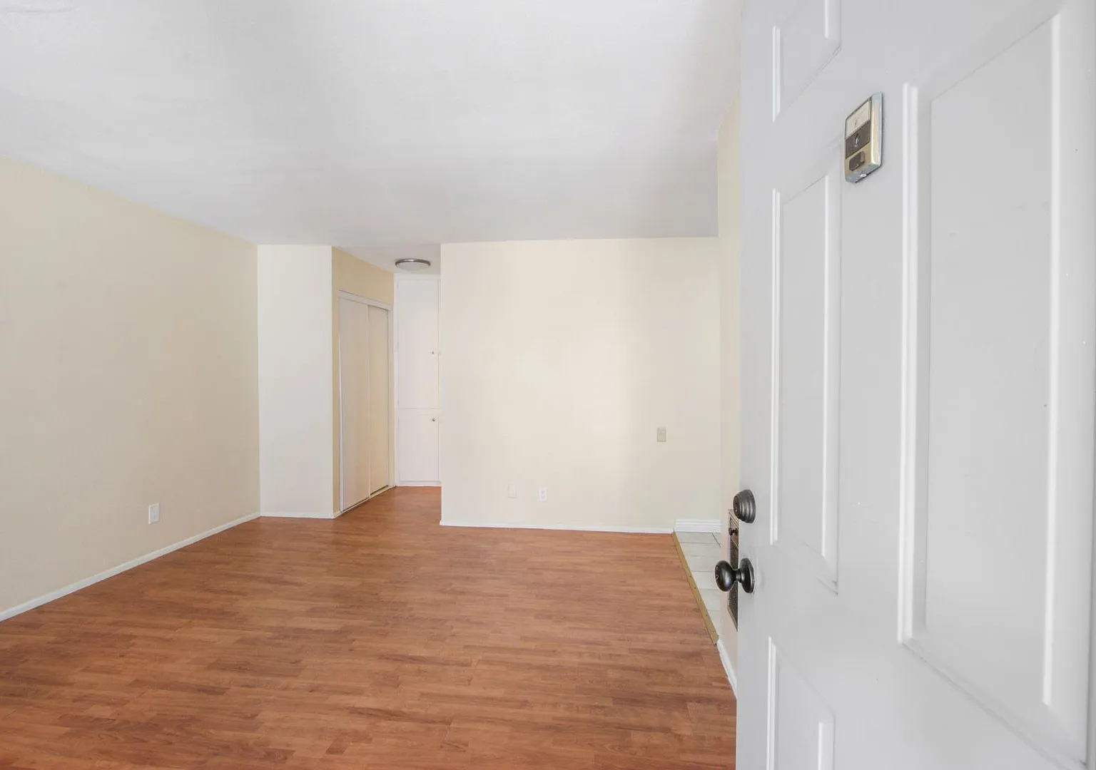Ramona Garden Apartments — Photo 3