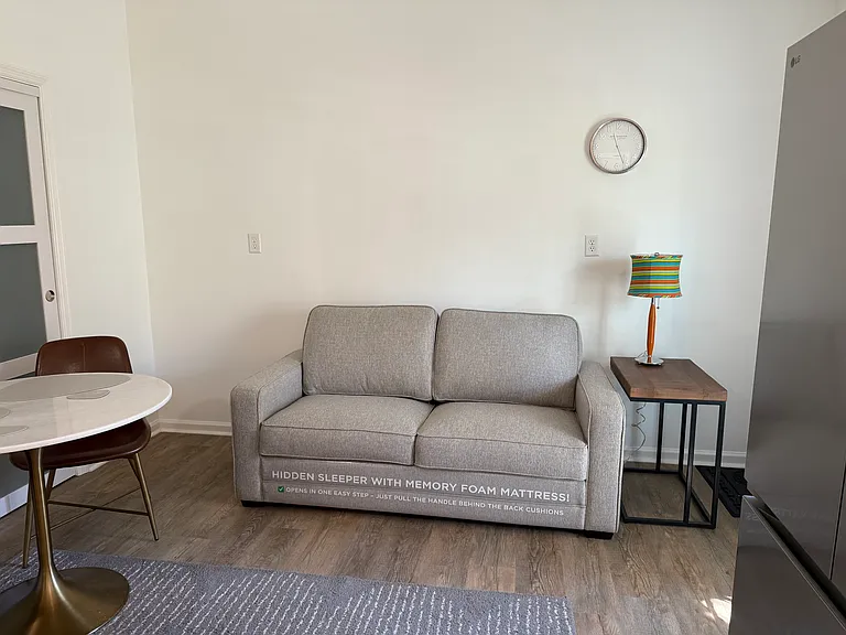 Sitting area and dining area in kitchen