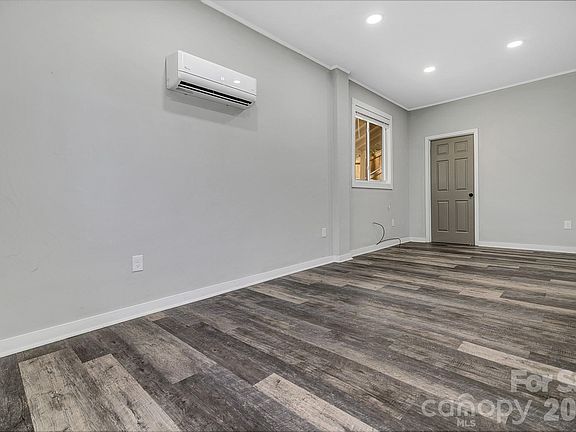 4th image of 321 Melody Cir