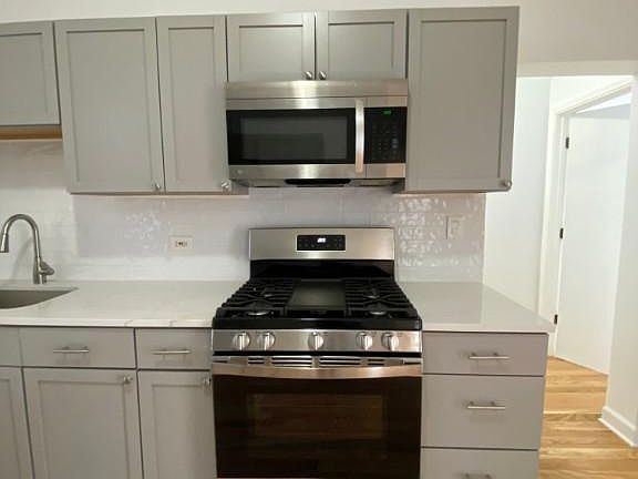 5th image of 4763 N Lincoln Ave #3