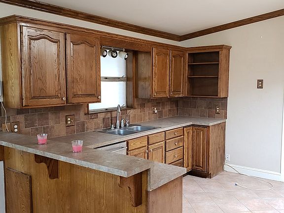 5th image of 2801 Barkley Ave