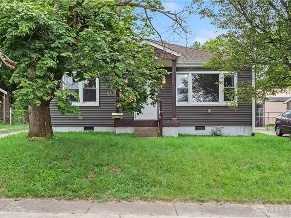 318 Sunset Dr, South Lebanon, OH 45065