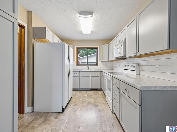 5th image of 2327 S 61st St