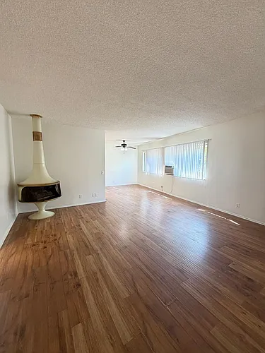 10914 National Blvd #203 Photo 1