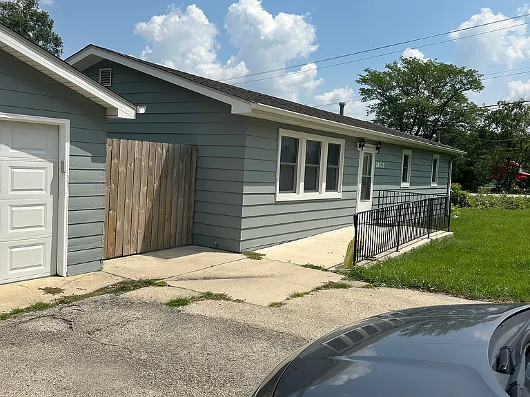 24030 W Zauratsky Rd — Photo 14