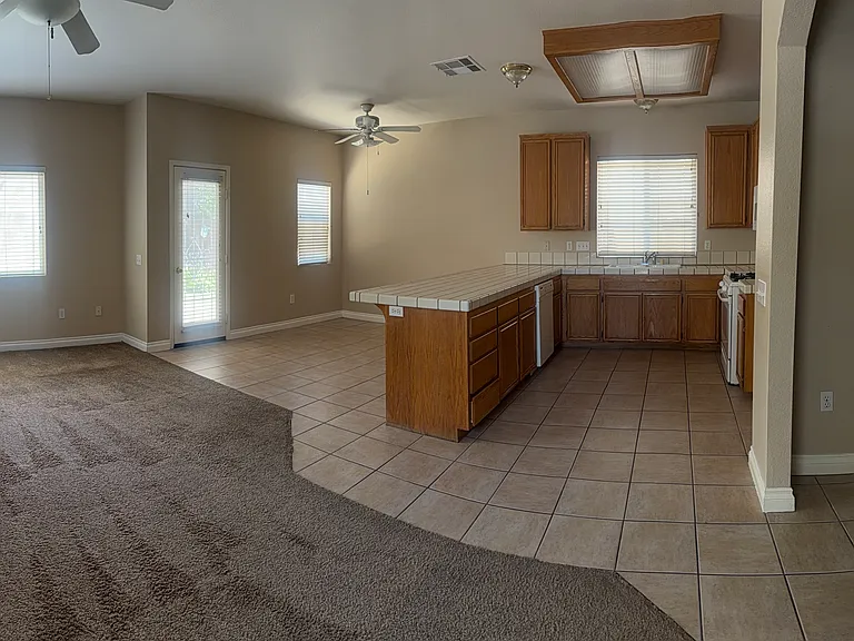 878 Rebecca Dr — Photo 4