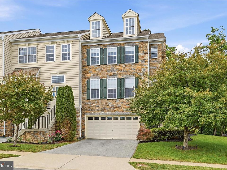 1st image of 109 Cheshire Ct
