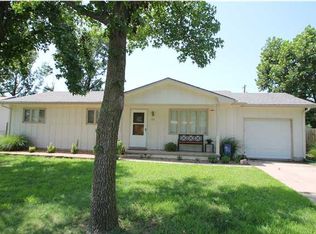 915 N Robin Rd, Wichita, KS 67212