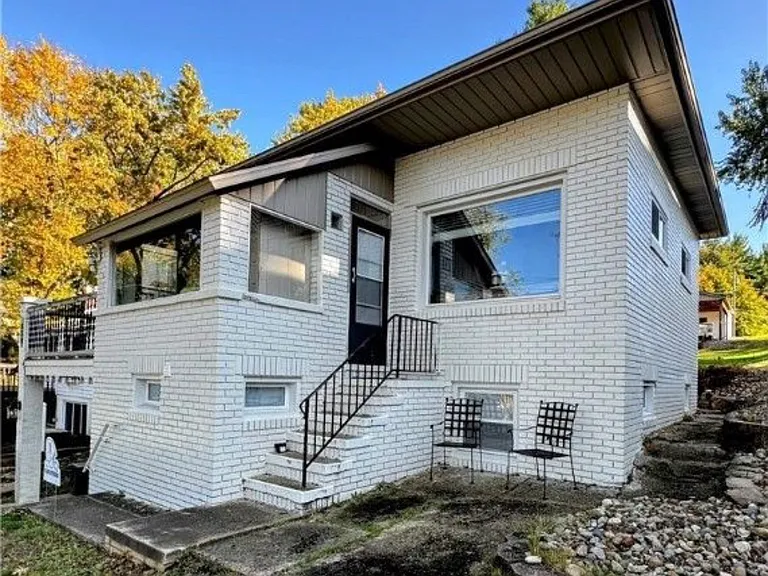 158 Oak Dr NW — Photo 5
