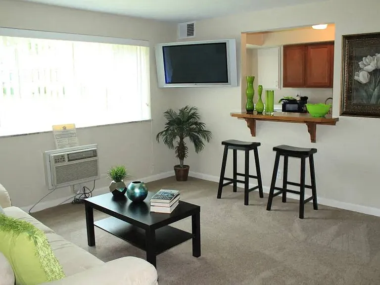 Bel Aire Apartments — Photo 8