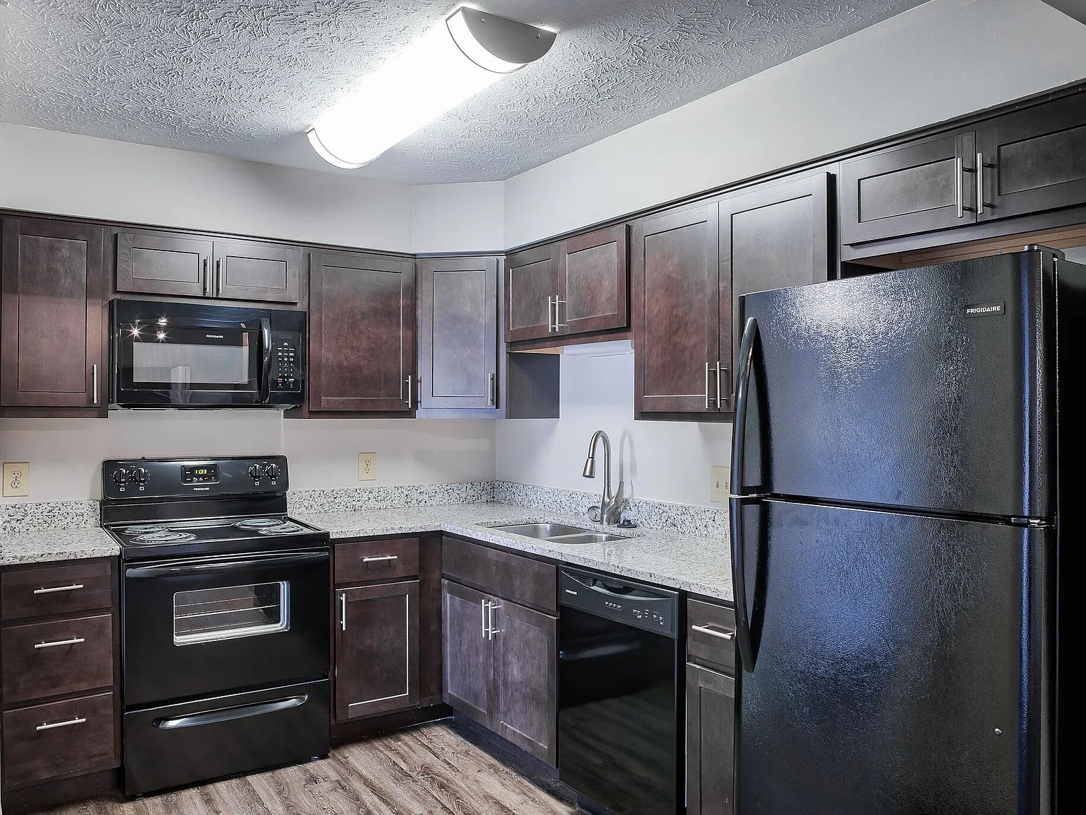 Franklin Park Apartments — Photo 1