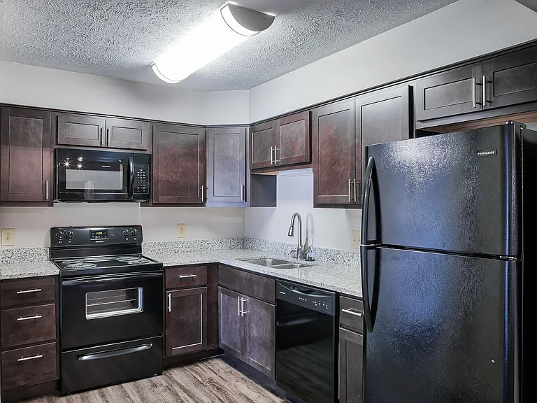 Franklin Park Apartments — Photo 1