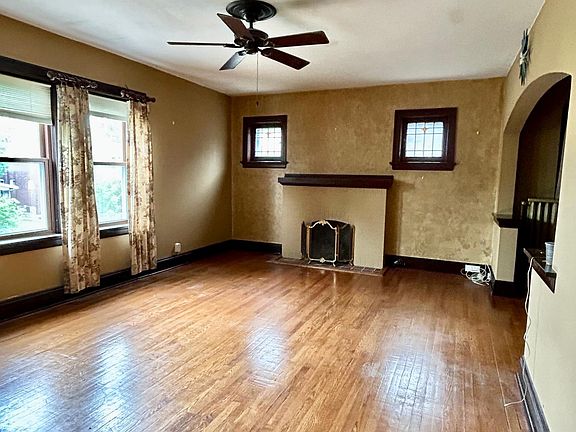 3rd image of 3674 Wilmington Ave