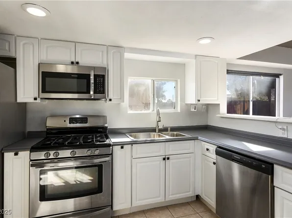 332 Oakford St, Las Vegas, NV 89110