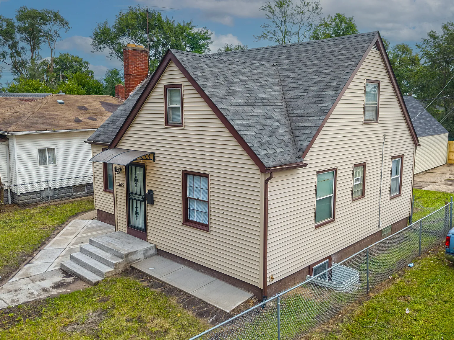 4 bed, 1824 sqft, $1,700 — Photo 3