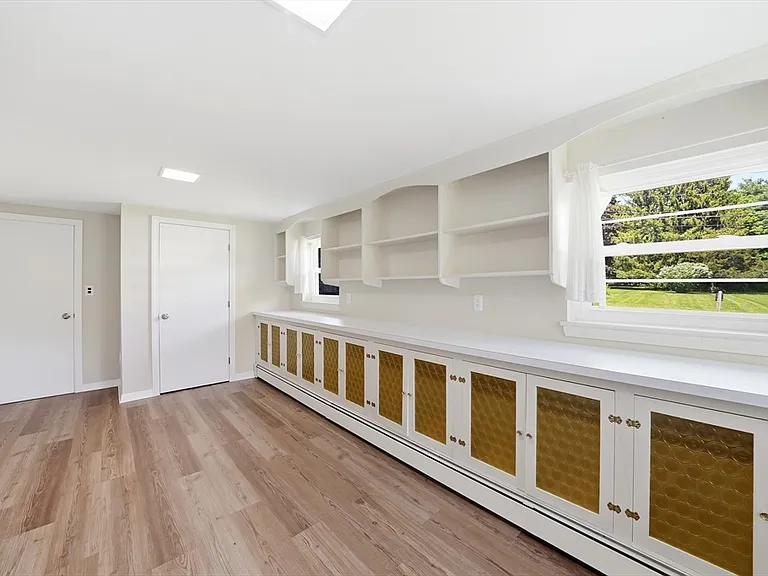 6 Belmont Rd — Photo 36