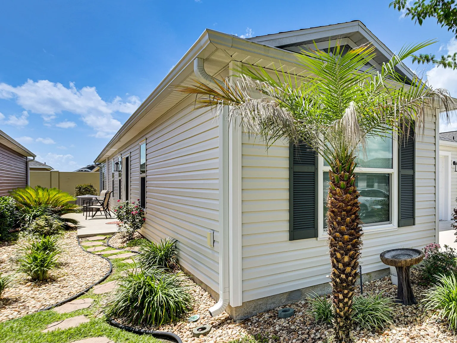 3 bed, 1440 sqft, $3,150 — Photo 3