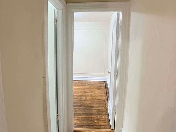 5th image of 21 E 18th St #B4