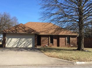 2118 S Broadway Ave, Springfield, MO 65807