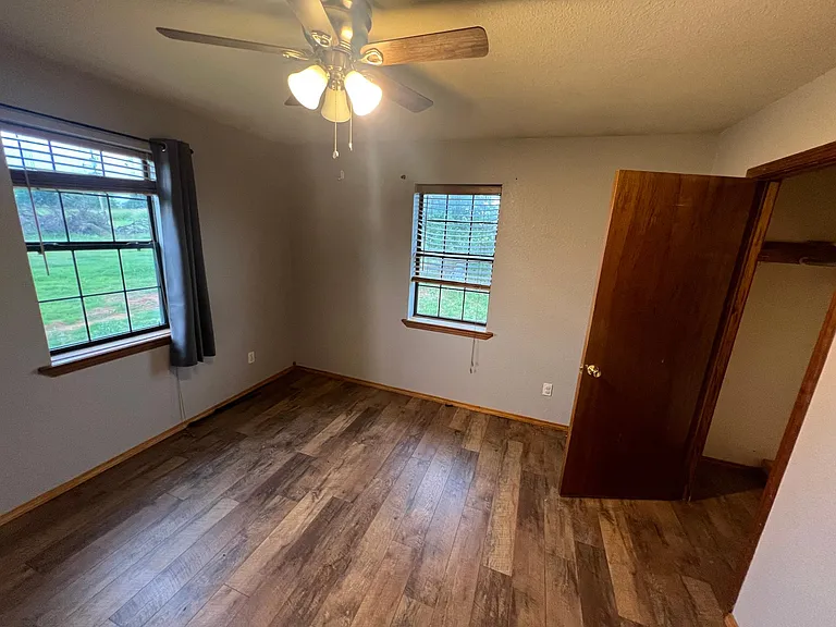 25963 May Ave — Photo 6