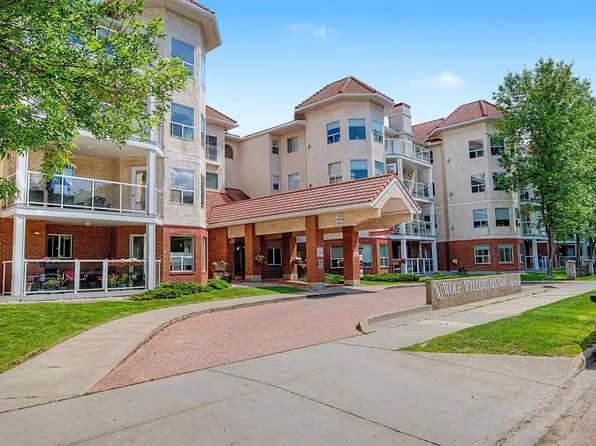 6703 172nd St NW #215, Edmonton, AB T5T 6H9