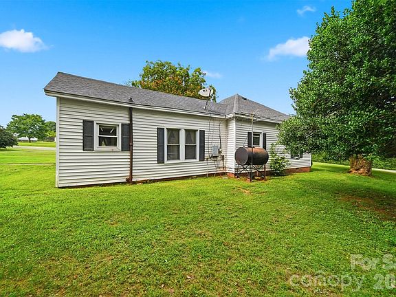 3rd image of 1289 Davis Rd