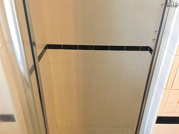 5th image of 5232 E Woodhaven Dr