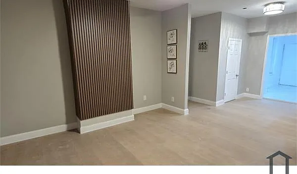 468 N Farson St — Photo 5