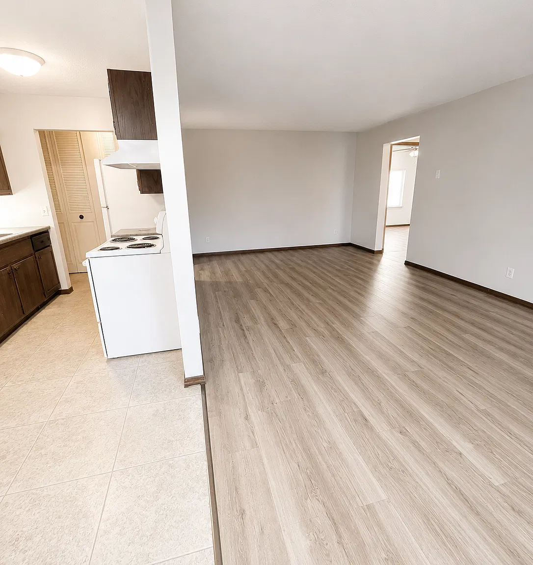 Hazelwood Apartments — Photo 3