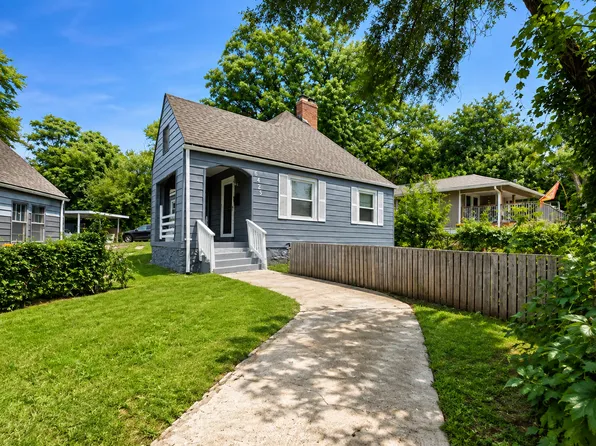 6425 Hagerwood Rd, Kansas City, MO 64132
