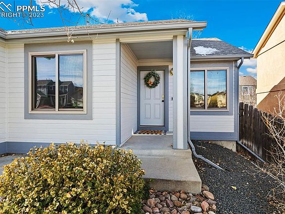 2nd image of 2076 Jeanette Way