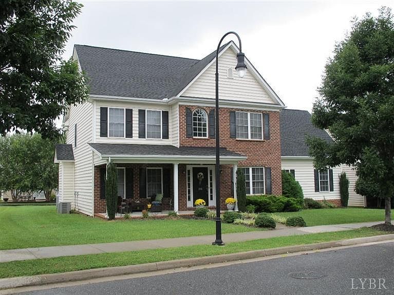 1st image of 208 Duncraig Dr