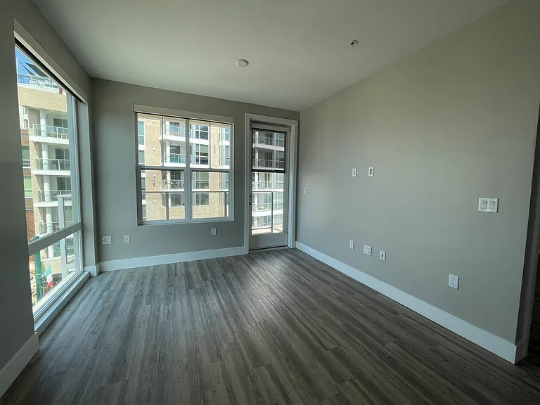 569 W Date St #502 — Photo 34