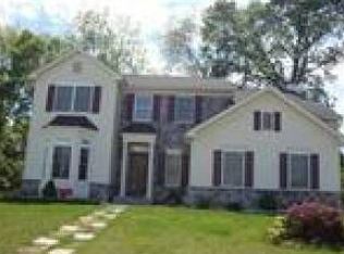 1313 Foxview Dr, Bethlehem, PA 18017