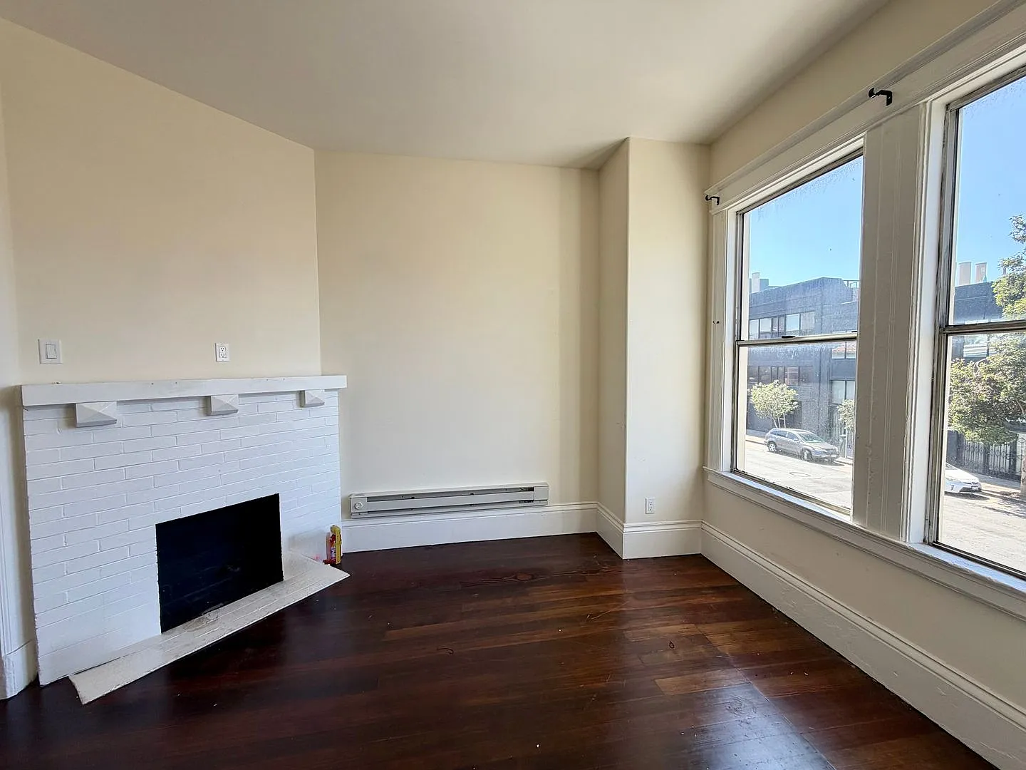 Bright & Spacious 1BR + Office in SOMA — Photo 1