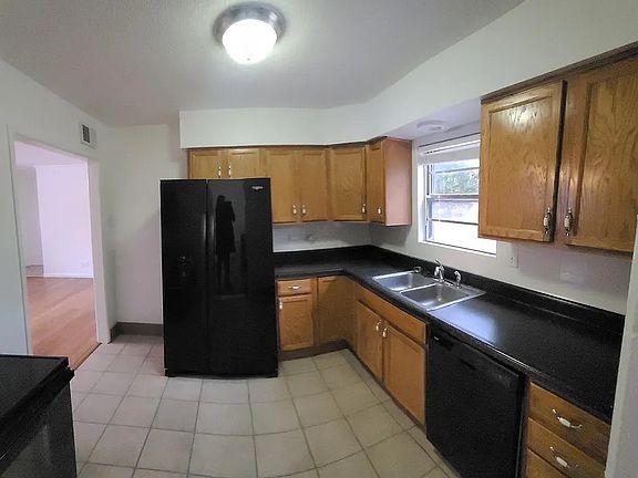 2nd image of 7608 Rainbow Dr