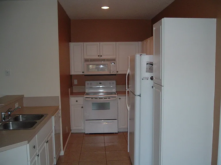 12572 Shoreline Dr — Photo 2