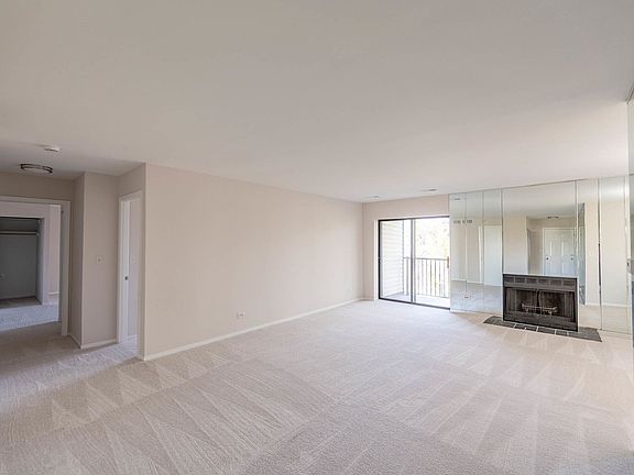 4th image of 3050 Pheasant Creek Dr APT 407