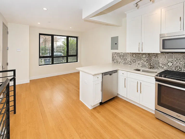 337 Herkimer St #1F — Photo 1