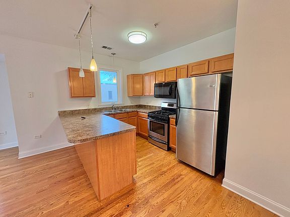 4th image of 15524 Cicero Ave Unit 2D