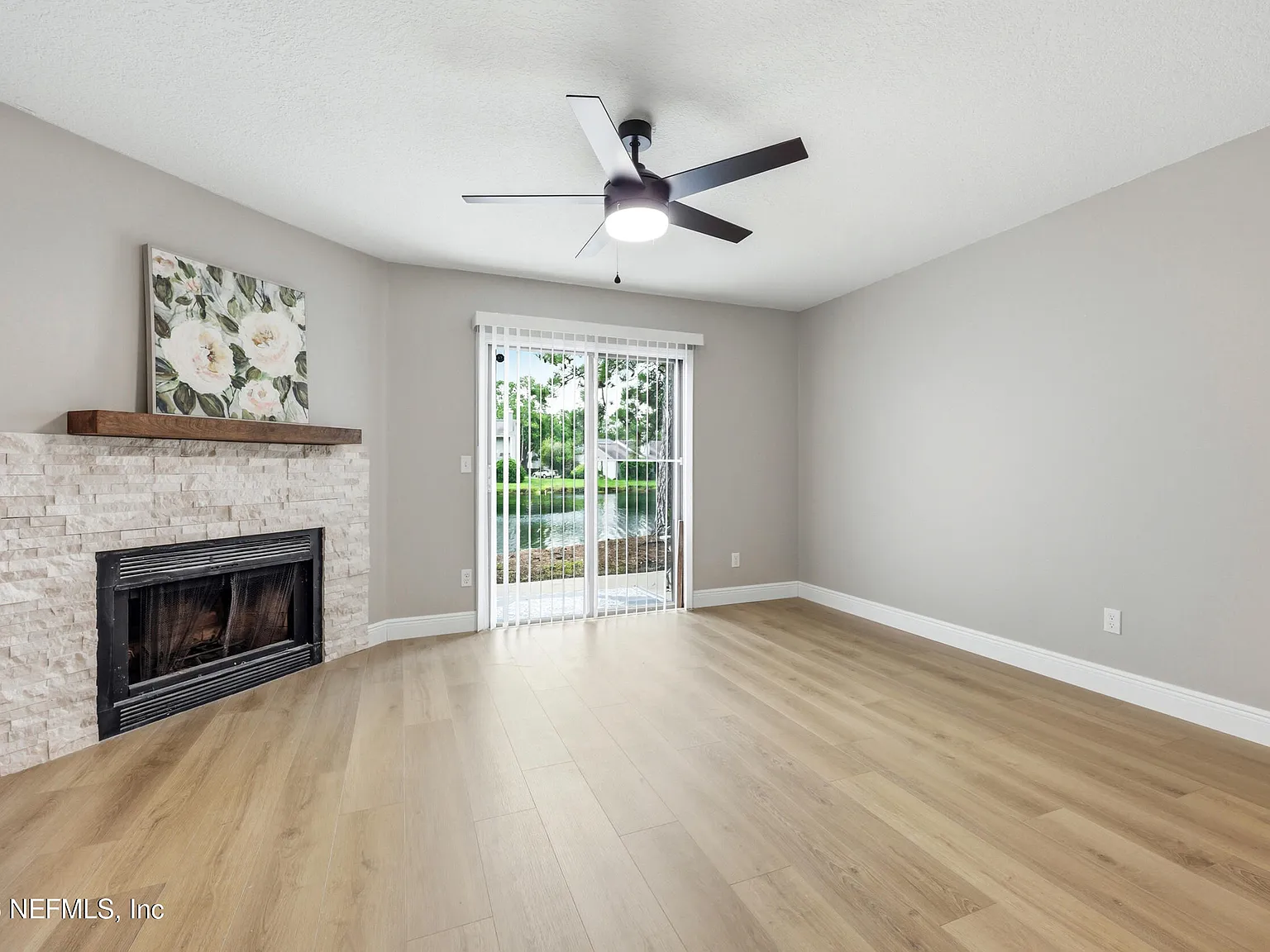 2 bed, 2.5 bath, 1050 sqft, $1,700 — Photo 3