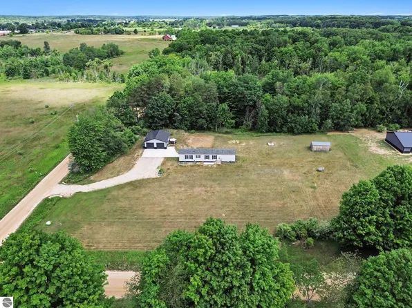8985 S Fordyce Rd, Shepherd, MI 48883