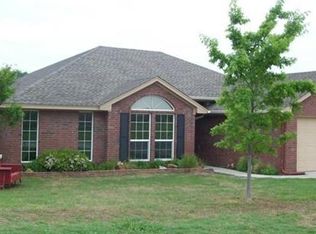 2207 Springhill Ct, Mineral Wells, TX 76067